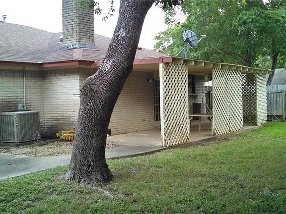 3rd image of 520 Dennis Dr