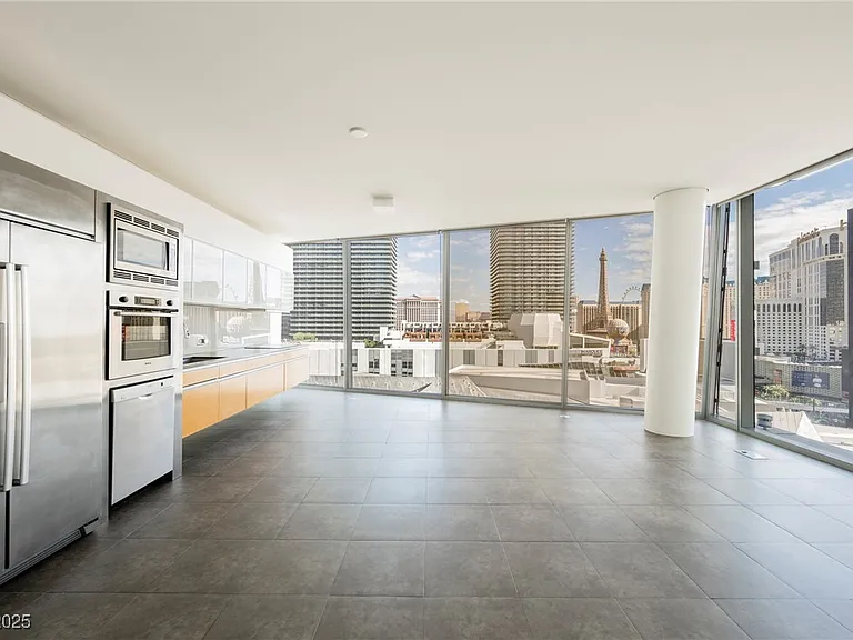 3726 Las Vegas Blvd S #1012 — Photo 2