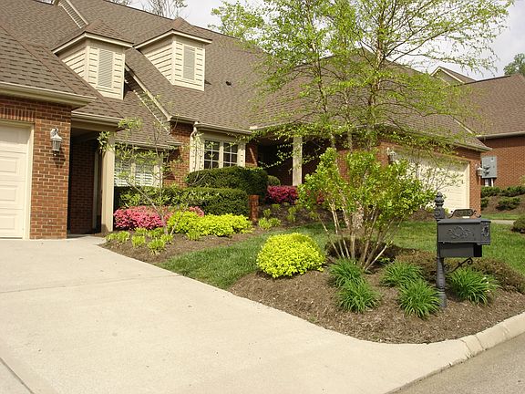 2nd image of 6075 Round Hill Ln