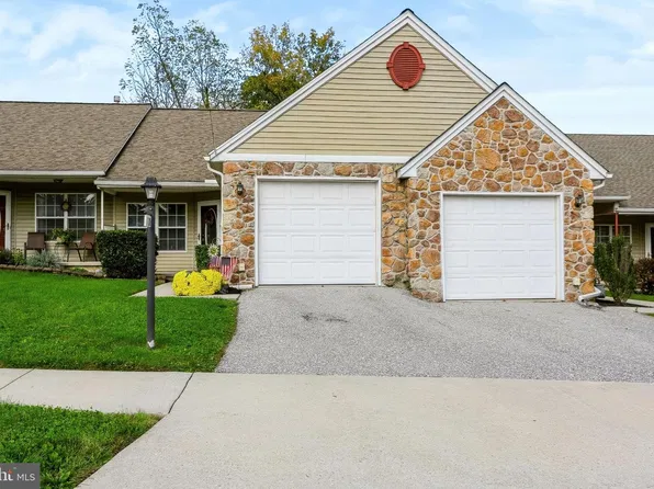 1706 Boxwood Ct, Dover, PA 17315