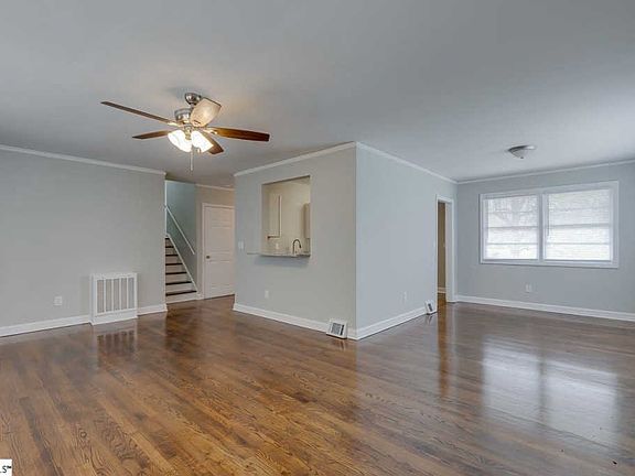 3rd image of 13 Piney Woods Ln