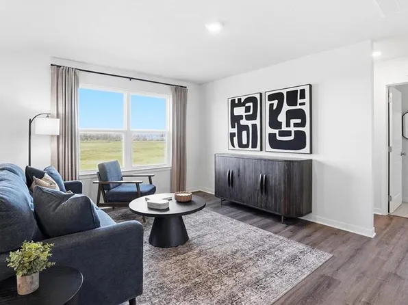 2216 Creek View Ln, Raymore, MO 64083