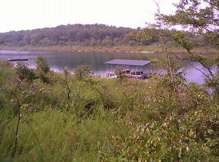 7401 E Harbor Dr, Yellville, AR 72680