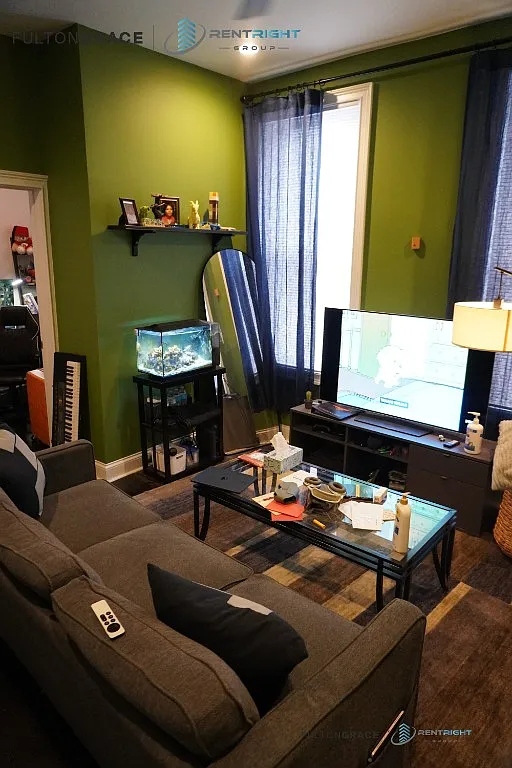 2 bed, 1.0 bath, $1,900 — Photo 4