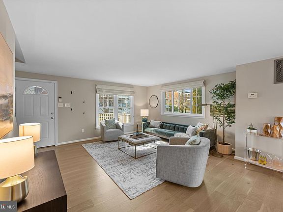 5th image of 322 Hume Ave
