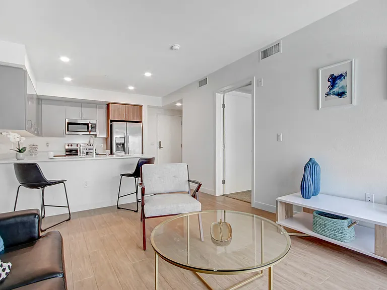 Watermark Apartments — Photo 28