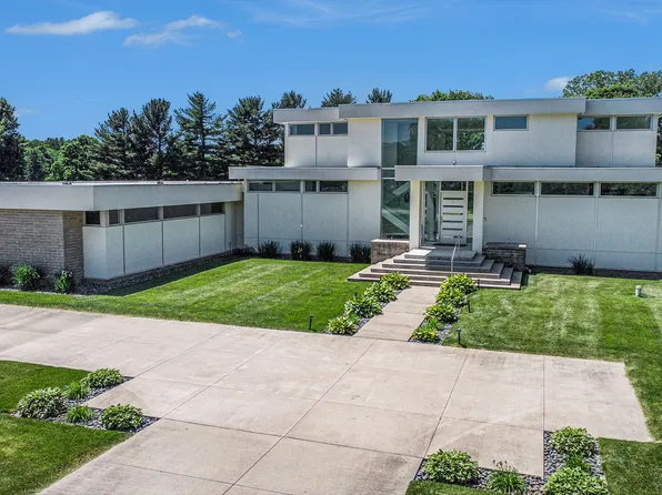 1735 Fairview Ct, Saline, MI 48176