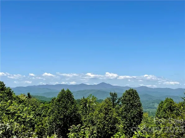 299 Orchard Cir, Hendersonville, NC 28739
