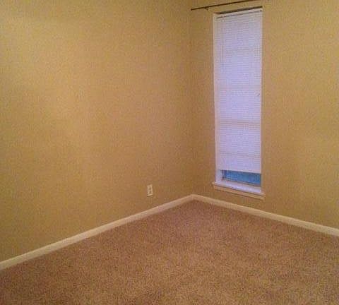 5th image of 202 E Gladiola St #A