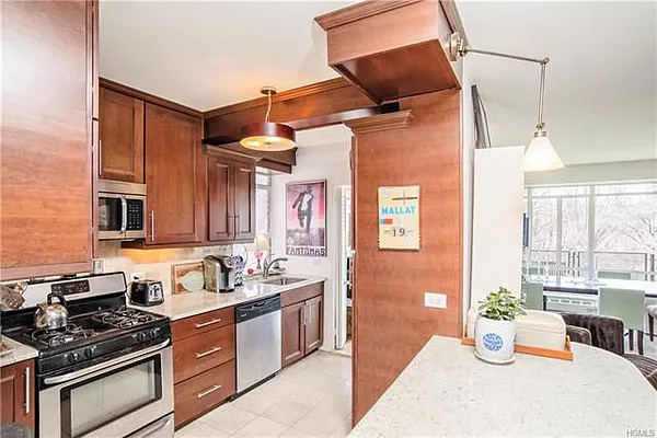 Sold by Douglas Elliman | media 23