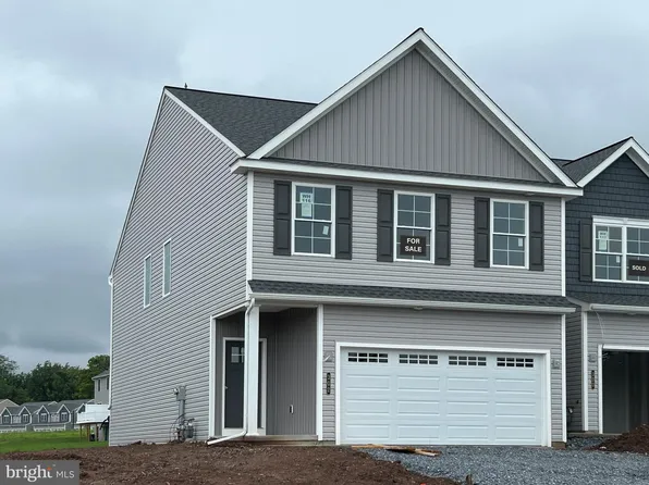 302 Sage Blvd, Middletown, PA 17057