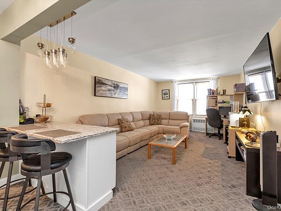 3rd image of 504 Merrick Road #3G