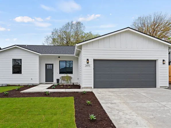 2470 Powell St, Medford, OR 97504