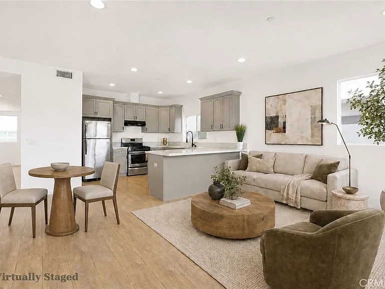 5729 N Willow Crest Ave #5729 — Photo 5