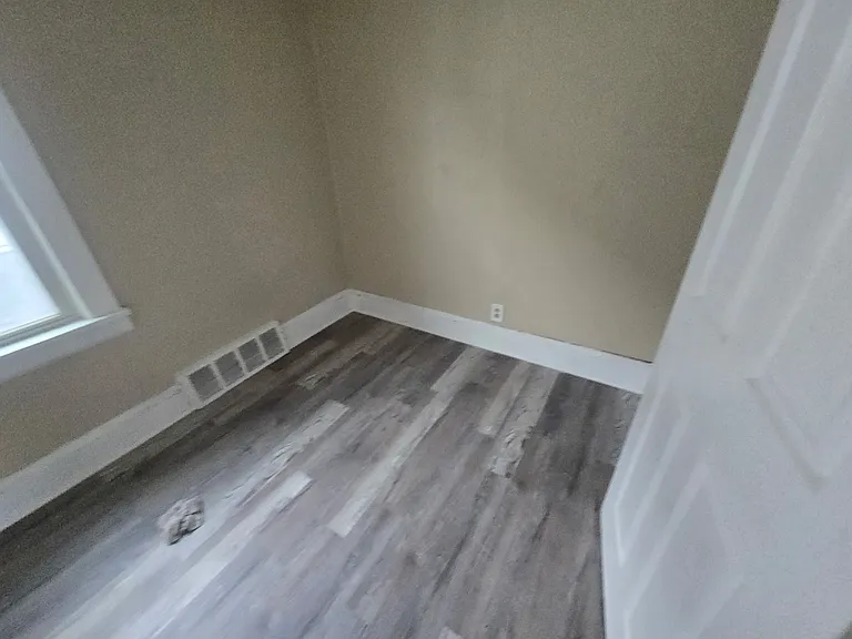 1103 Buhrer Ave #UP — Photo 7