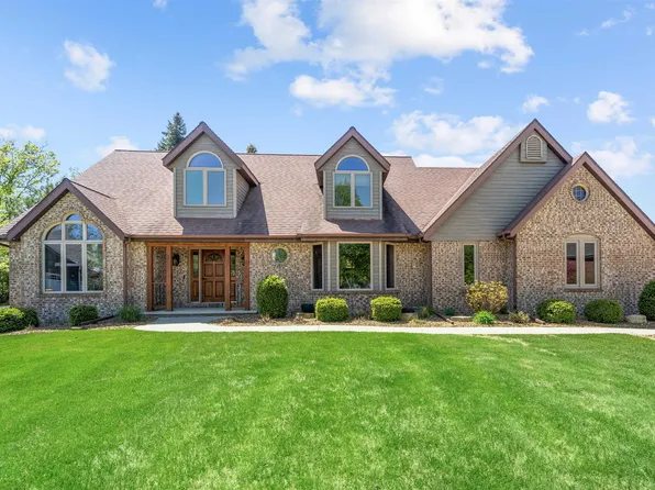 80 Deneveu Cir, Fond Du Lac, WI 54935