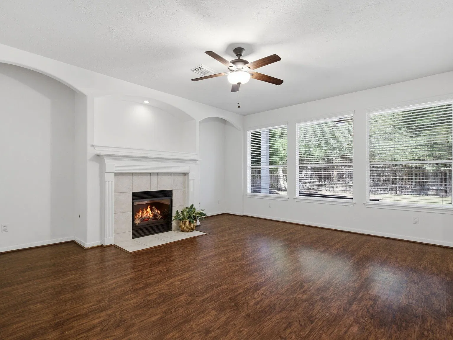 3 bed, 2.5 bath, 2028 sqft, $2,250 — Photo 4