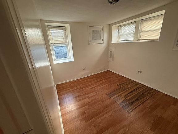5th image of 2530 Seymour Ave