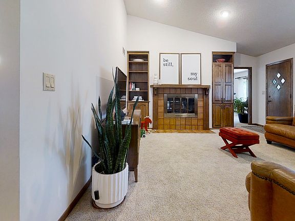 5th image of 2646 S 46th St