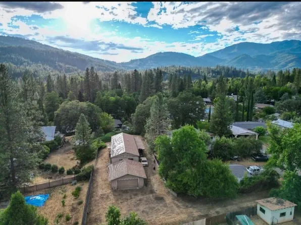 101 Long St, Weaverville, CA 96093