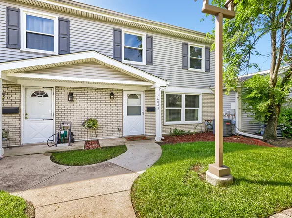 7604 Bristol Ln Unit B, Hanover Park, IL 60133