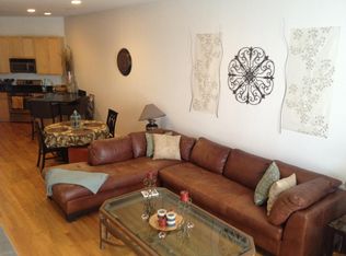 1216 N La Salle Dr APT 3, Chicago, IL 60610