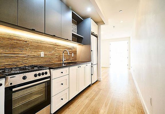 2nd image of 87 Montrose Ave #2B