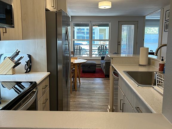 4th image of 210 S Pine St #103