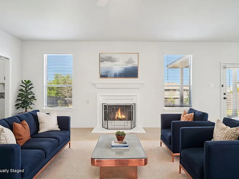 217 Killian Loop — Photo 3