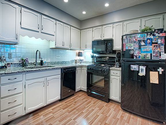 2nd image of 4816 Shannon Way