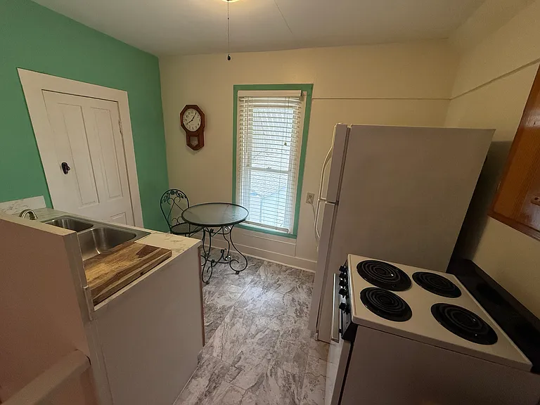 318 W Gay St #B — Photo 4