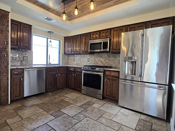 4th image of 3817 Clover Hill Ln