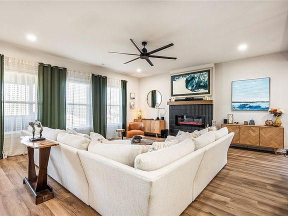 4th image of 1300 Bunker Dr