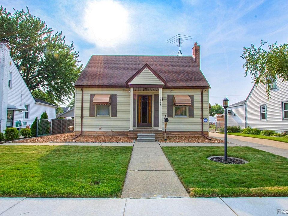 1st image of 21355 Beechwood Ave