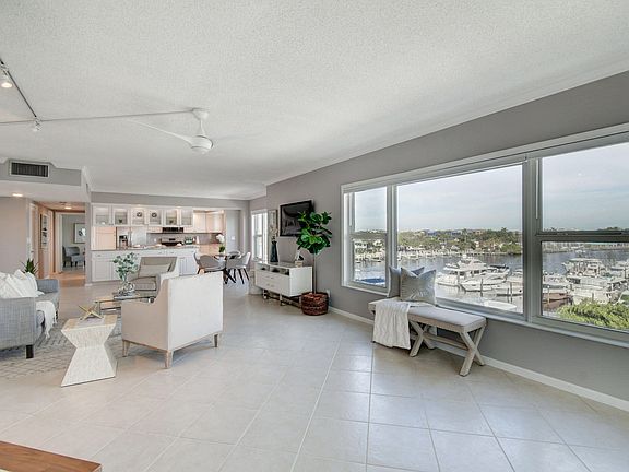 5th image of 200 Macfarlane Dr #505