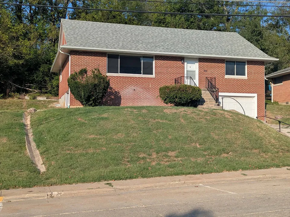 811 E Dunklin St
