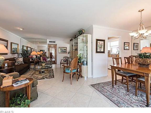3rd image of 2082 Gulf Shore Blvd N
