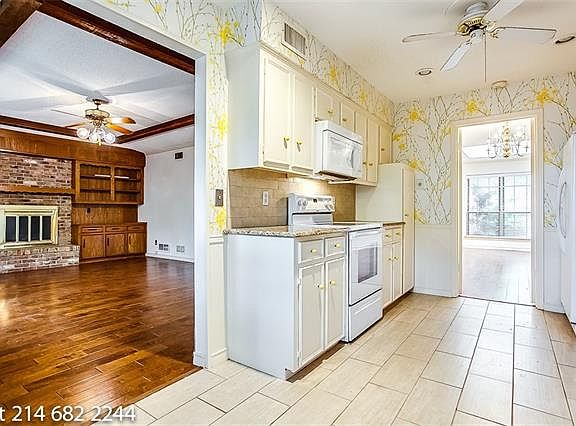 4th image of 7726 Village Trail Dr