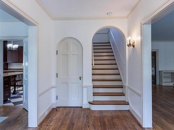 4th image of 6901 Kingsbury Blvd