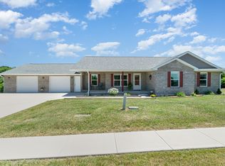 160 Ambassador Dr, Dry Ridge, KY 41035