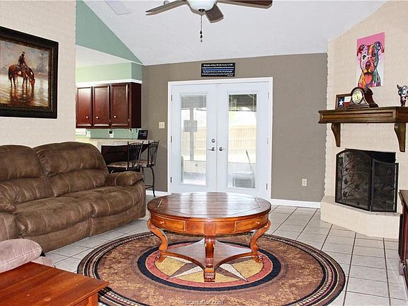 4th image of 3514 Oak Hollow Dr