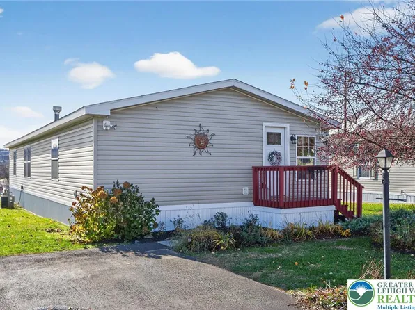 5314 Beaumont Ln, Macungie, PA 18062