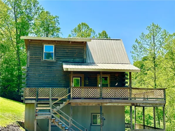 450 Herbert Ave, West Union, WV 26456