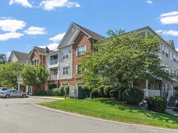 170 Haverhill St Unit 136, Andover, MA 01810