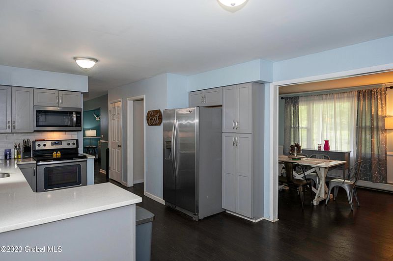 3rd image of 60 Longview Drive
