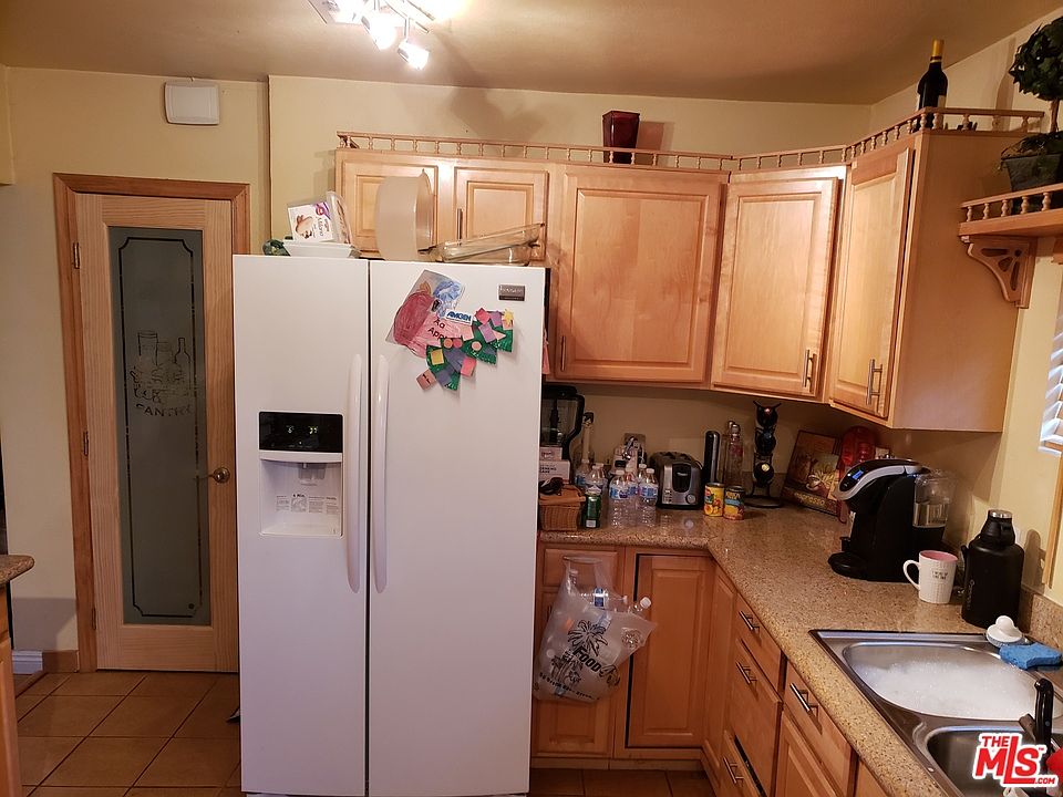 1st image of 1116 W 75th St