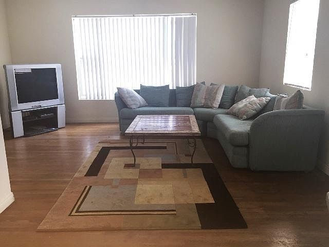 2nd image of 365 E Piru St