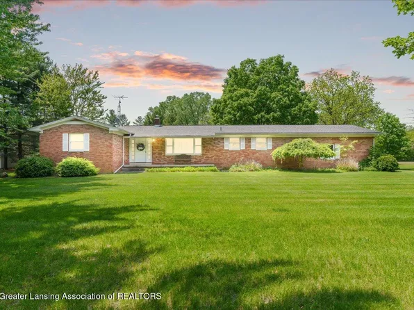 625 Park Ln, Corunna, MI 48817