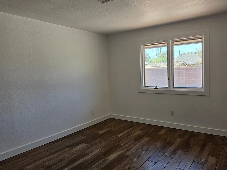 1731 E Redfield Rd — Photo 17