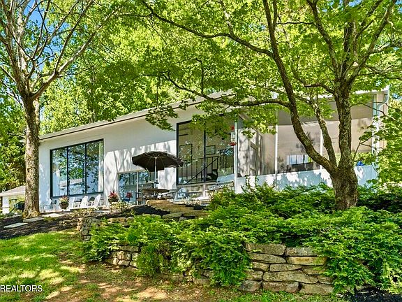 42nd image of 235 Phillips Dr